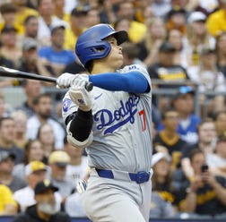 【MLB】大谷翔平、15号バックスクリーン弾で最強ルーキーを粉砕　「まさに偉大さの象徴」と米メディアも興奮