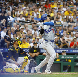【MLB】「大谷翔平を崇拝して育った」15号を被弾した超大型ルーキーと大谷、“7年越し”の対戦に米記者が感動