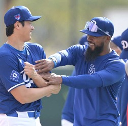 【MLB】「素晴らしい絆」大谷翔平、“仲良し”ド軍同僚との交流に現地メディア注目　関係性の変化にも言及「LAに来てからさらに親密」