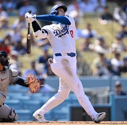 【MLB】大谷翔平の46号ポール際“スレスレ”弾道とグングン伸びる着弾点に驚愕　実際の映像と軌道グラフィック