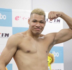 【RIZIN】「人生で一番気持ちいい」身長204センチのBDエドポロキング、1R鮮烈KOデビューで笑顔　経験を積んだら「UFCに行きたい」