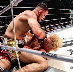 【RIZIN】クレベル、王者・鈴木千裕と血染めの死闘で“400グラムの悪夢”清算　年越し大団円で「ポペガー！」締め