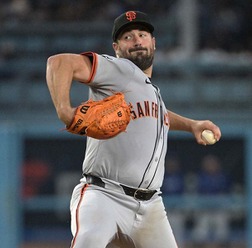 【MLB】左右のCY賞投手が揃うも……ドジャース追撃のダークホースなるか　同地区“天敵”ジャイアンツの今季ローテを公式が予想
