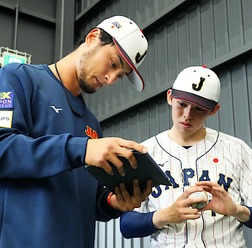 【MLB】佐々木朗希、ダルビッシュ有らと面談か……パドレスの本拠地でキャッチボールする動画も「今は決断を待つばかり」