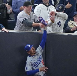 【MLB】WSでベッツの捕球を強奪した観客「後悔している」と米メディアに語るも……　「俺はヤンキースのヒーローだが、アメリカでは悪役だ」