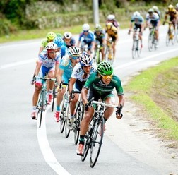 　ツール・ド・ランカウィは2月23日、最初の山岳区間として標高1,500mのキャメロンハイランドまで駆け上がる第3ステージを行い、新城幸也はツール・ド・フランスの山岳を制しているヨーロッパカーのチームメート、ピエール・ロランにアシストに徹した。アジアの伏兵ワン