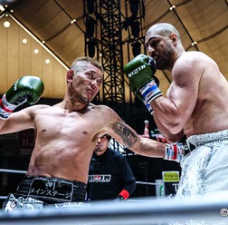 【RIZIN】皇治、カリミアンとの“禊マッチ”で右フック被弾も倒れず……久保優太も驚愕「体格差があるのにすごい」