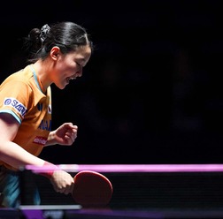 張本美和は「平野美宇、早田ひなの歴史的な足跡を辿る」 “個人戦デビュー”の16歳は「今後の展開を大きく変える」【世界卓球2025】