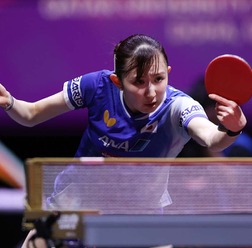 早田ひな、中国選手撃破で2大会連続メダルに王手　世界23位・石洵瑶を4－2で下し大藤沙月に続き8強入り【世界卓球2025】