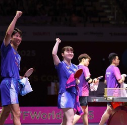 快進撃の“大吉”ペアが香港に圧勝で銀メダル以上を確定　吉村真晴、大藤沙月が2017年大会以来の金に王手【世界卓球2025】
