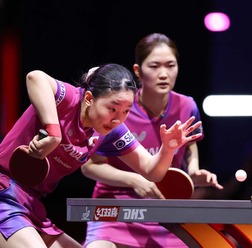 張本美和、木原美悠ペアが快進撃も中国超えならず　王曼昱、蒯曼ペアにストレート負けで銅メダル獲得【世界卓球2025】