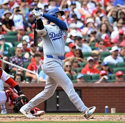 【MLB】「またやった」大谷翔平、2試合連発19号は“185キロ”弾丸アーチ　メジャー最多5本目の先頭打者弾に米記者も驚愕