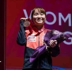 伊藤美誠が“復活”の銅メダルで存在感　早田ひならはトップ3撃破ならずも8強入り　中国に肉薄する日本女子の現在地【世界卓球2025】