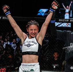 【RIZIN】ケイト・ロータス、韓国代表シン・ユリを制し悲願の初白星　「倒せる選手になって戻ってくる」と笑顔で宣言