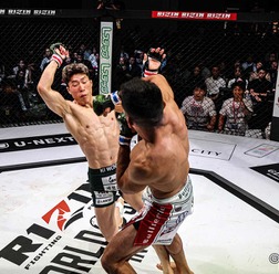 【RIZIN】「打撃もすごく強くなっている」絶対王者サトシ、わずか50秒での“鮮烈”バックチョークに実況騒然　失神した韓国王者は茫然自失……