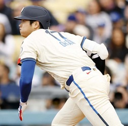 【MLB】大谷翔平、初回に165キロ“高速右安打”で好機演出　スミスの適時打で生還、月間最多本塁打更新の23号も期待