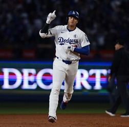 【MLB】大谷翔平、打った瞬間確信の頷き“183キロ”23号アーチ　米メディア歓喜の反撃弾「63本ペースだ」