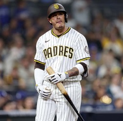 【MLB】“ブチ切れ”マチャドがドアップに……ストライク判定で詰められる「審判カメラ」が迫力満点　米記者「今シーズン最高の瞬間だ」