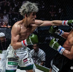 【RIZIN】900グラムの体重超過に“怒り”の上野空大、ムエタイ208勝のタイ選手からダウンを2度奪取し白星デビュー