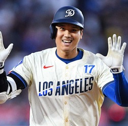 【MLB】大谷翔平、豪快24号直後に飛び出した“珍プレー”　スミスの犠飛で全力疾走→転倒、思わず笑顔も献身走塁