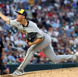 【MLB】ブルワーズ怪物ルーキー、驚愕の“154キロスライダー”で打者転倒　米記者絶賛のデビュー2戦11回無安打投球「信じられない」