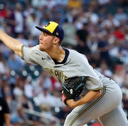 【MLB】驚愕の100マイル超え「89／216球」　ブルワーズ23歳怪物右腕、史上最少“デビュー5登板”でAS選出に涙「言葉が出ないよ……」