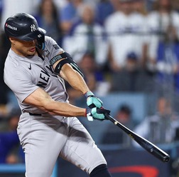 【MLB】怪力スタントン、角度17度の“超低弾道”185キロアーチに米驚愕　中堅バックスクリーンへ4.3秒で着弾「ミサイルを撃ち込んだ」