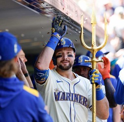 【MLB】スイッチヒッターの本塁打王ローリー、現在の「左右別打撃成績」は？　左打ちだけでも本塁打はリーグ4位