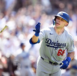 【MLB】「ショウヘイと試合中ずっと……」決勝3ランを放ったド軍の24歳ルーキーに期待の声　指揮官は今後を展望「あの瞬間の自信を土台に」