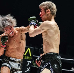 【RIZIN.51】冨澤大智、“絶体絶命”のピンチ→激しい打撃戦で平本丈に大逆転勝ち　大歓声のなか、篠塚辰樹に再戦要求