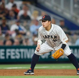 【MLB】「三塁は村上宗隆も選択肢」米メディア、強豪フィリーズの動向を予想　ブレグマン、ビジェットとともに獲得候補に挙げる