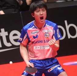 卓球男子の銅メダル獲得で張本智和が掴んだ自信　中国トップ3を撃破した2025年の手応え「胸を張って今後は戦える」