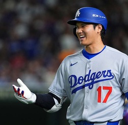 【MLB】大谷翔平、第1戦へ向けて敵地でフリー打撃　ワールドシリーズのロゴへ豪快アーチ「ズドン」