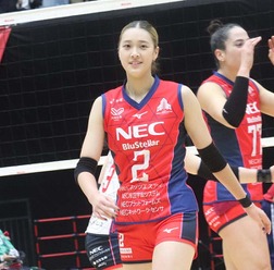 佐藤淑乃に垣間見たエースの責任感「タフな選手になれる」 指揮官も口にする絶大な信頼「外すという選択肢はない」【SVリーグ】