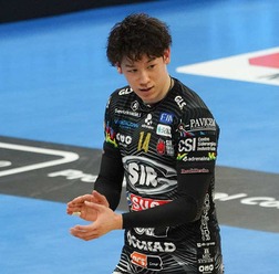 石川祐希を称賛「日本人アタッカーがセットを締め括った」　古巣パドヴァ戦6得点で開幕3連勝に貢献、ペルージャは単独首位に