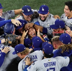 【MLB】「驚愕のWS3勝目」山本由伸、ドジャース球団史上初の連覇でMVP　スミスが延長11回“値千金”の決勝アーチ