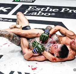 【RIZIN】萩原京平、秋元強真との“両者流血マッチ”で無念のTKO負け　朝倉未来戦ならず「こんなに頑張ってるのにって……」