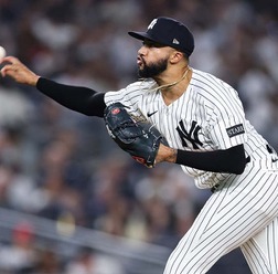 【MLB】ロバーツ監督に新たな悩みの種？　ドジャース獲得候補に“守護神失格”の魔球使い「投球内容は依然高水準」も……