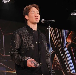 【RIZIN】朝倉未来、MVP授賞式の舞台裏で“スパイ”を警戒？「だいぶ胡散臭くなってきた」「敵なんでね」