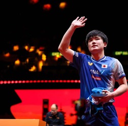 張本智和、悲願の戴冠を狙うエースが語る激闘「1球1球、課題をクリアする気持ち」　次戦は“天敵”との大一番「2位の壁を超えて優勝へ」【WTTファイナルズ香港】