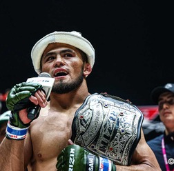 【RIZIN】シェイドゥラエフ、人生初の相撲対決で“140キロ超え”力士を圧倒「70キロでこのパワーはおかしい」 大晦日に対戦する朝倉未来には不敵発言も……