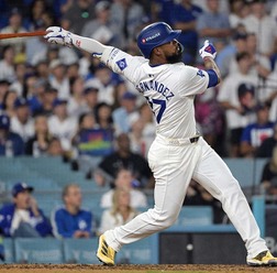 【MLB】なぜテオスカーのトレード話は消えないのか……「タッカーやベリンジャーを逃したチームの代替案」と米メディア指摘