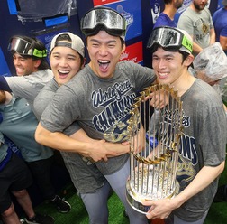 【MLB】ド軍を連覇に導いた“日本人トリオ”を公式絶賛　山本由伸が1位、大谷翔平3位　佐々木朗希は「日本の天才」と称賛