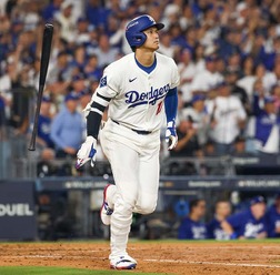 「能力に限界がないことを示した」大谷翔平の1試合3発＆10Kは2位……2025年の“重要な瞬間”1位はNBAを揺るがした「世紀のトレード」