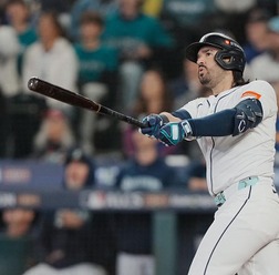 【MLB】「市場に残る最大の長距離砲」両リーグ49本塁打スアレスら、去就未定の大物選手を公式サイトが特集　移籍先候補は……