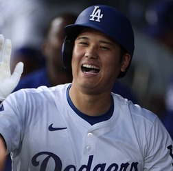 【MLB】大谷翔平、晩さん会で流暢な全文英語スピーチ披露「愛する妻、娘、そしてデコピンに感謝」　場内割れんばかりの拍手に