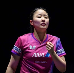 張本美和、WC出場のドイツ選手に3ゲーム奪取で逆転勝利　次戦でエジプト新星と対戦　長﨑美柚は“日韓対決”制す【シンガポールスマッシュ】