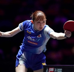 早田ひな、世界5位の蒯曼とのフルゲーム激闘を制し初白星 “日中サウスポー対決”に意地の勝利でベスト8進出【シンガポールスマッシュ】