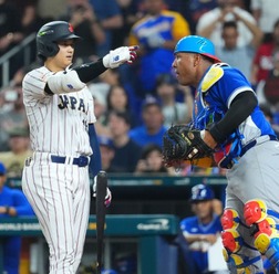 【WBC2026】打撃妨害?大谷翔平のチャレンジ実らず……ファールチップを“ミット接触”と勘違いか