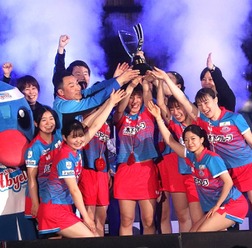 主将・平野美宇が引き寄せたクラブ初の連覇「木下アビエル神奈川で勝てたことがうれしい」　“盟友”早田ひなを撃破でつかんだ涙の1勝【Tリーグ】